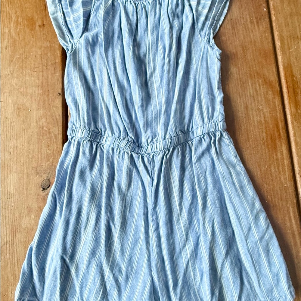 Old Navy Blue and White Striped Romper Girls Size 8 (Medium) Perfect Condition